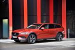 Volvo V60 D4 Cross Country 2018 года (WW)